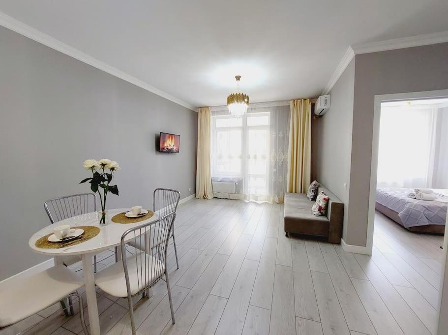 Ferienwohnung Жк Only Sun В 10 Минутах От Аэропорта Astana Exterior foto